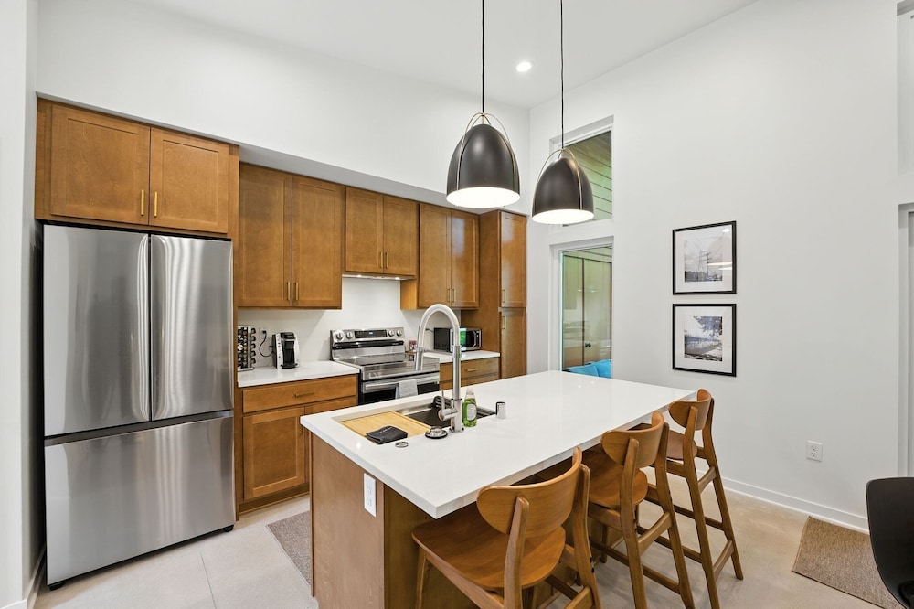 500 House - Unit B 2 Bedroom Townhouse