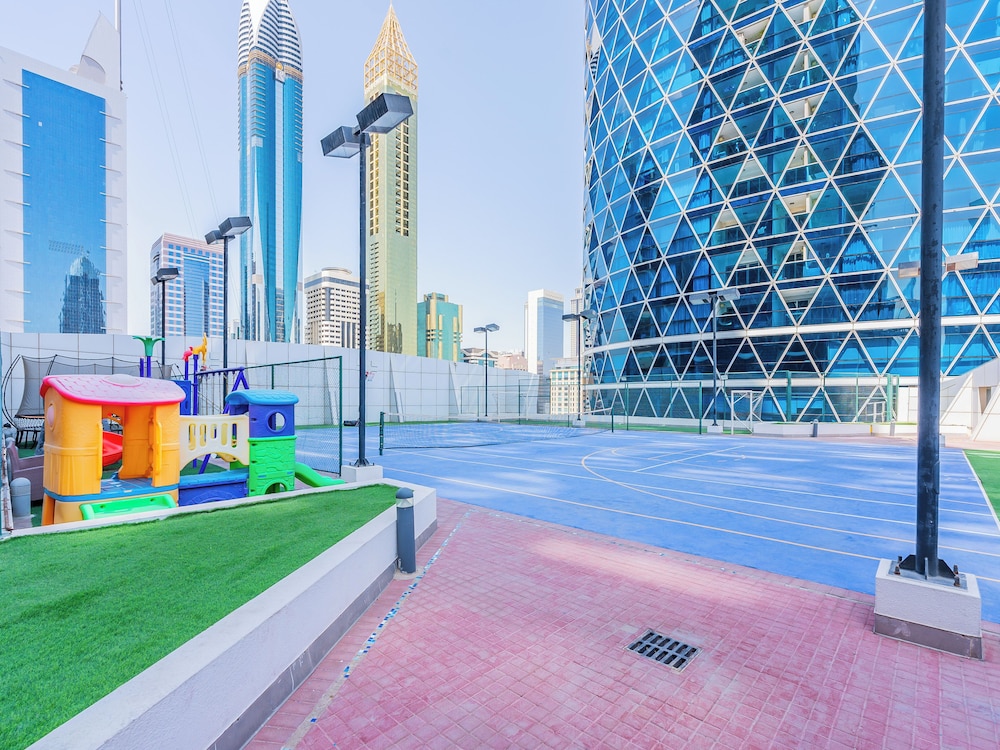 Luxury Spacious Condo in the Iconic Park Towers