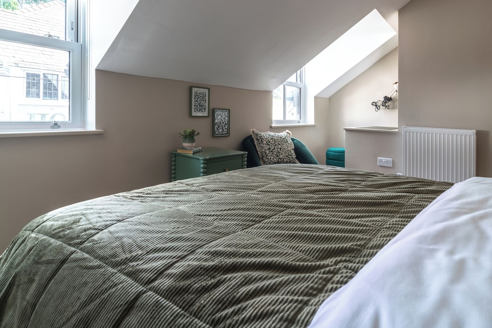 Cottage Cwtch