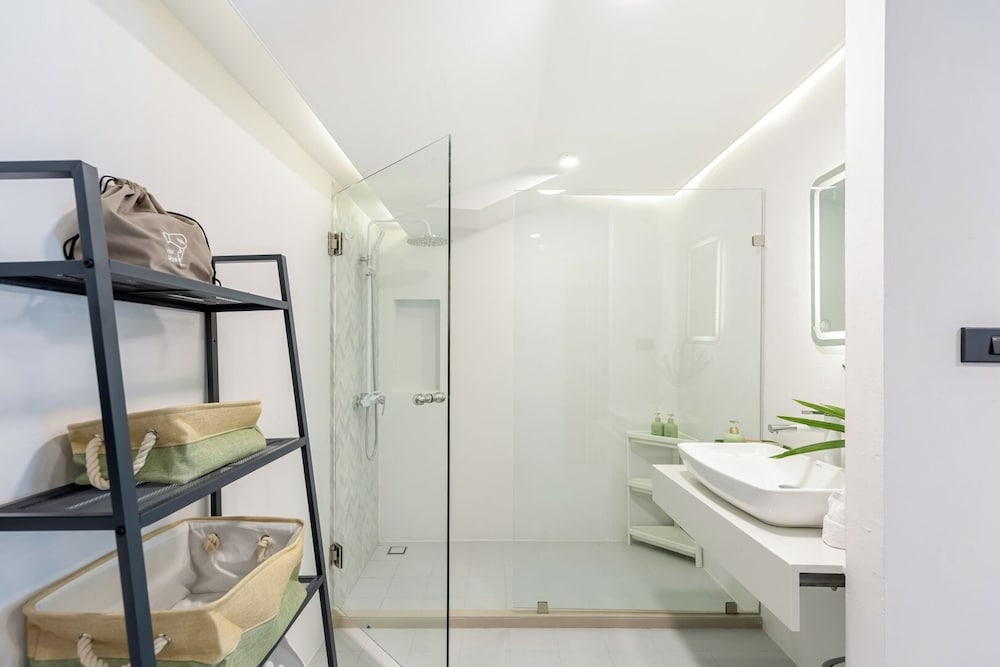 Zen Style Pool Access Townhouse