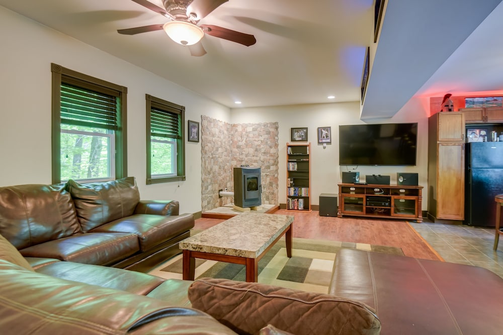 Quaint Naples Cottage: Walk to Trickey Pond & Cove view 5