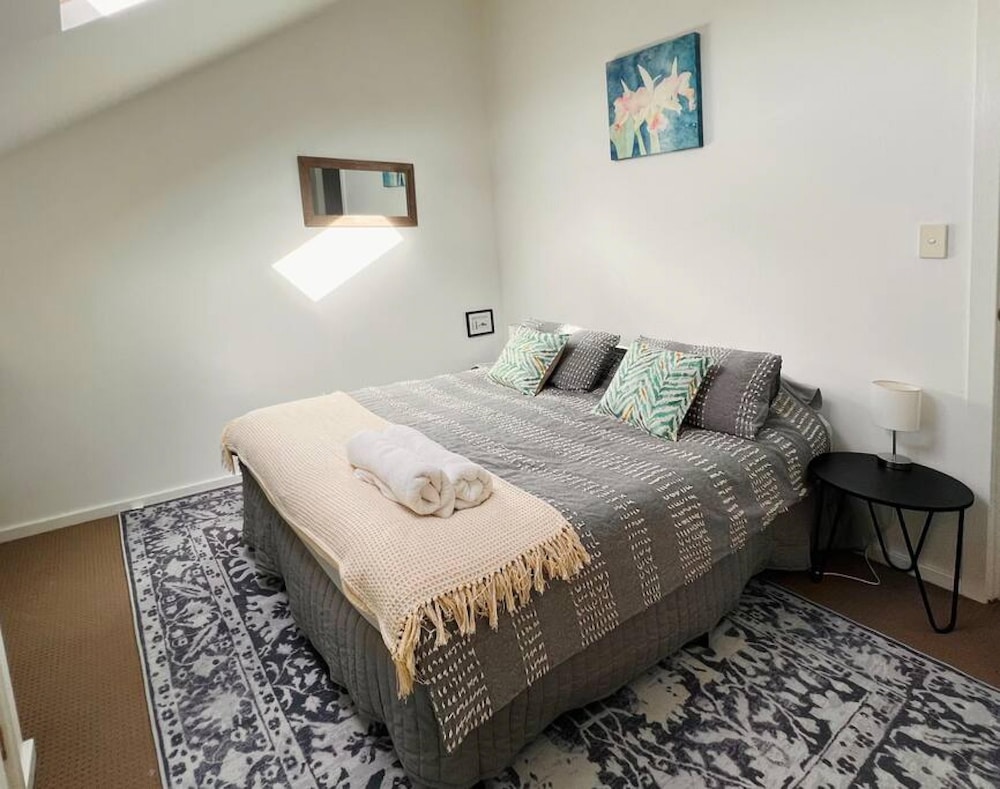 Blue Wren Barn Huge Spa - Country Escape