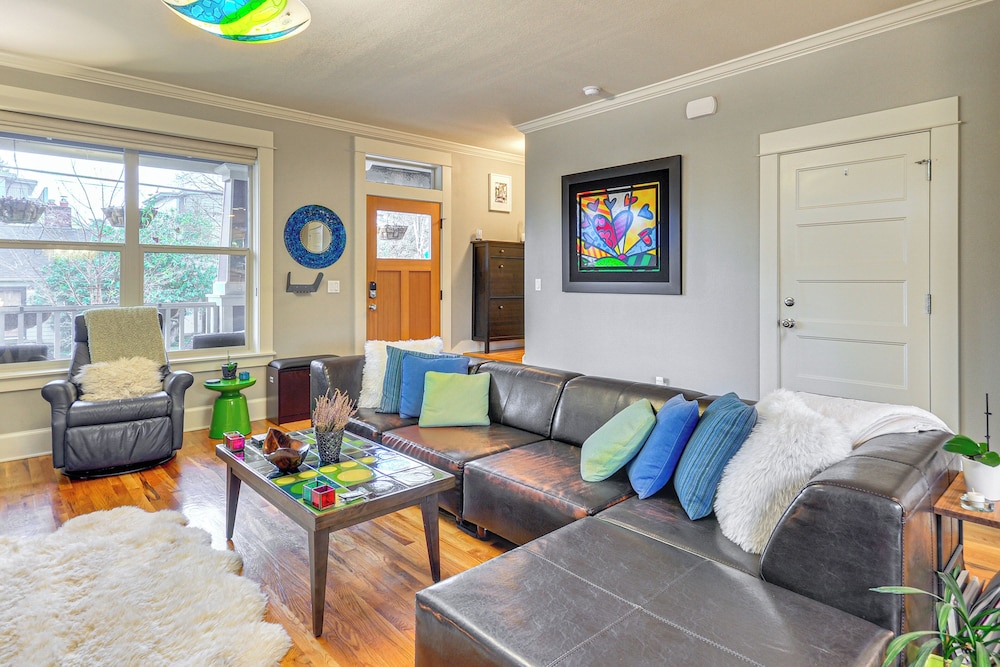 Cozy Modern Craftsman in North Portland