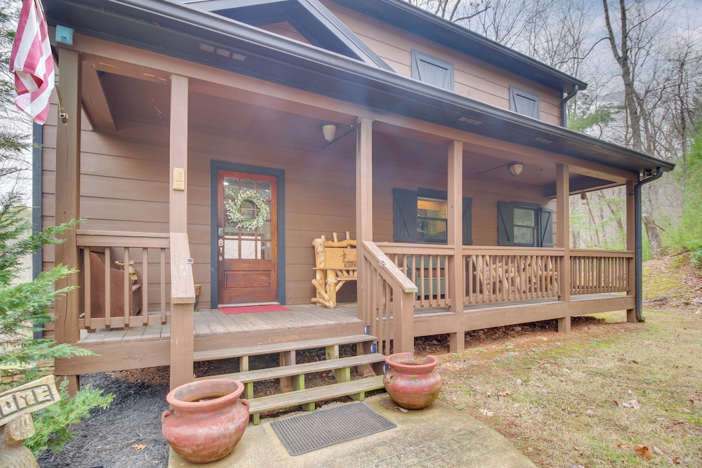 Community Perks: Mtn-view Ellijay Cabin w/ Hot Tub