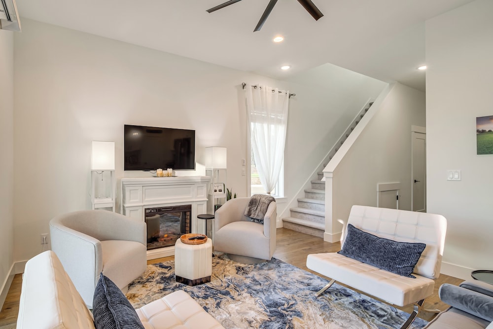 Eagle Point Golf Retreat: Pool Access + Patio!