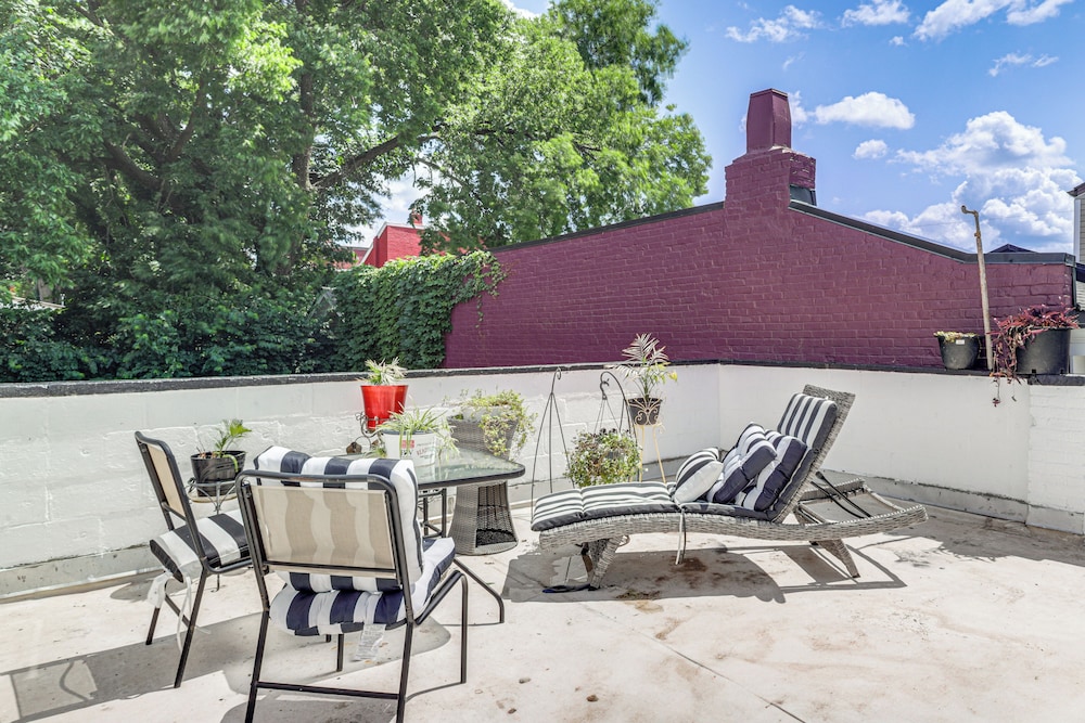 Walkable Apt in York St Historic District
