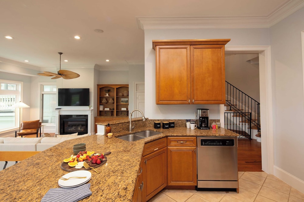 Sleeps 38 2 Homes, Steps to the Beach, Private Pool + Hottub, Game Room, Views