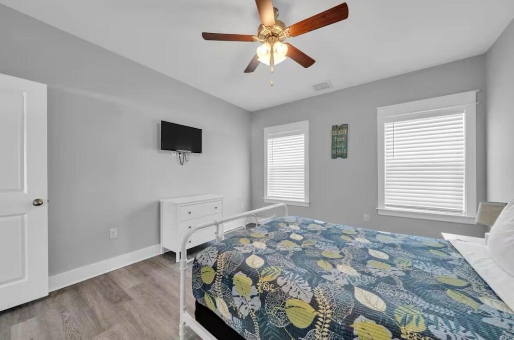 Pet Friendly Beach Retreat on 30a - Sleeps 14