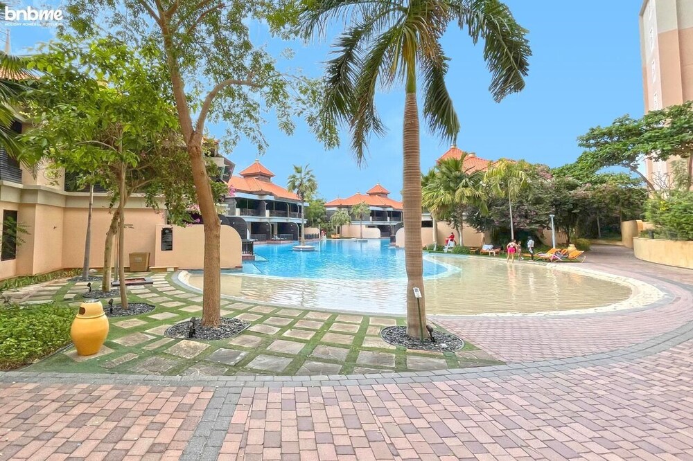 Sea View Super Luxurious Resort at Palm