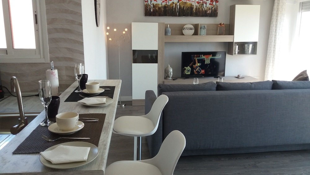 APARTMENTSUITESPAIN ATIC PANORAMIC BEACH