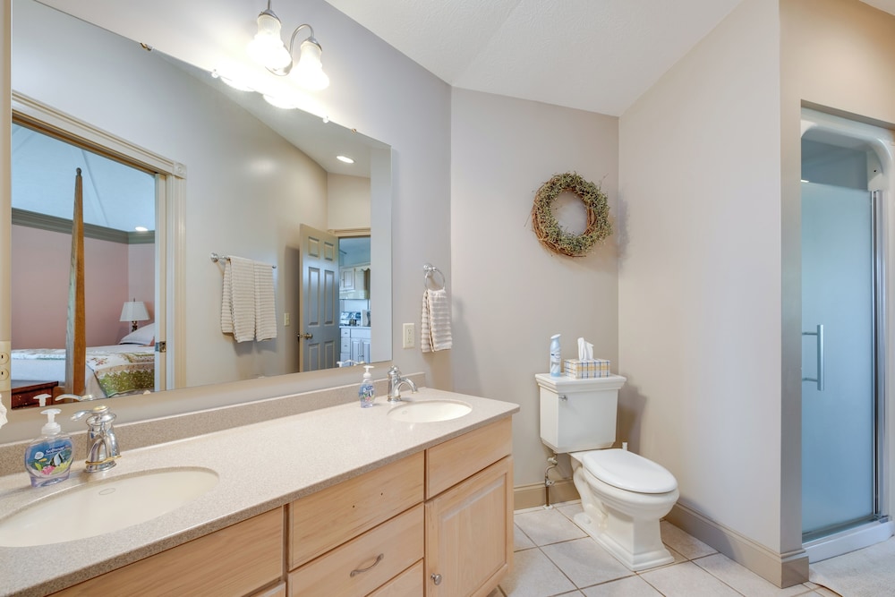 Millersburg Getaway w/ Amish Country Views!