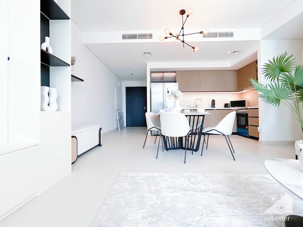 Luxurious 2B Apartment at Burj Crown Downtown