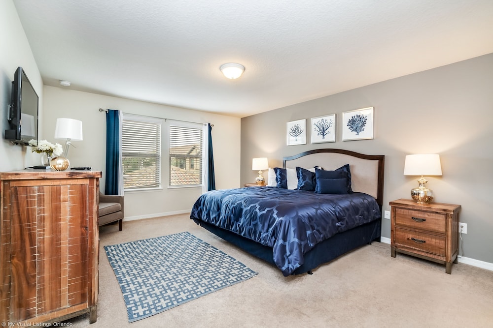 1939majorca Fantastic 5 Bed 4 Bathroom Town Home - Image 2