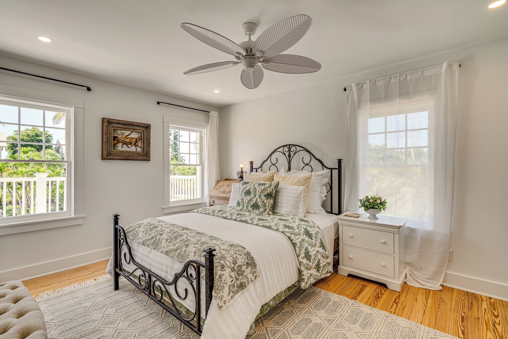 Luxe Pine Island Living: Historic Old Florida Gem!