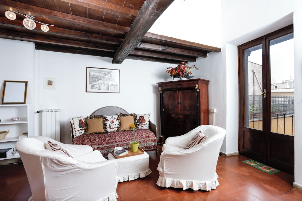 Pantheon Apartments