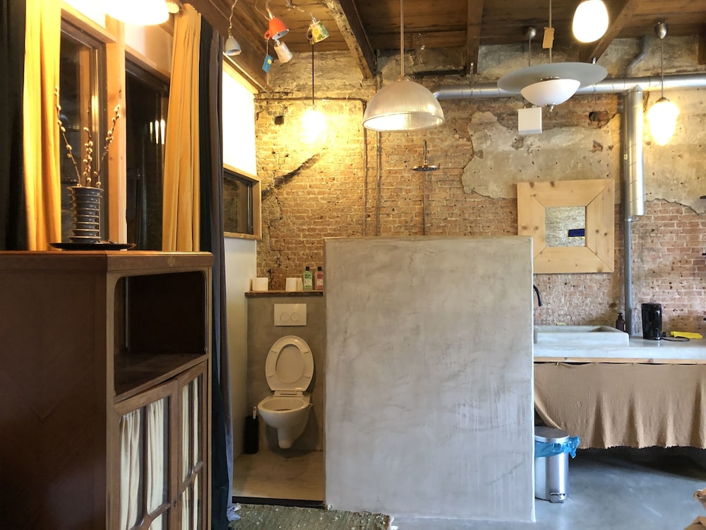 Studio in Canal Villa in the Old Centre Schiedam view 4