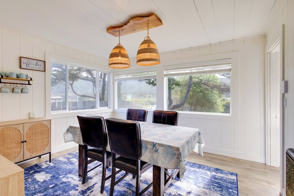 Walk to Shore: Rockaway Beach Retreat w/ Hot Tub!