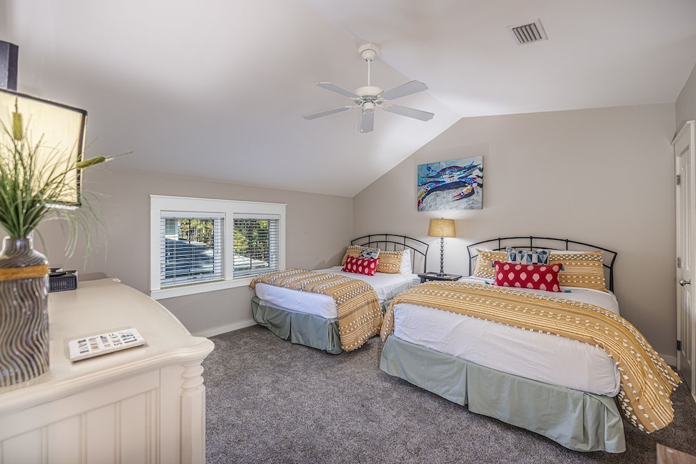 1364 Laurel Grove 3 Bedroom Home by RedAwning view 4