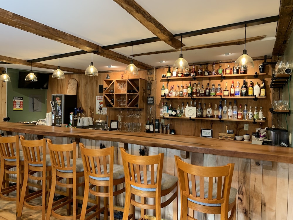bar