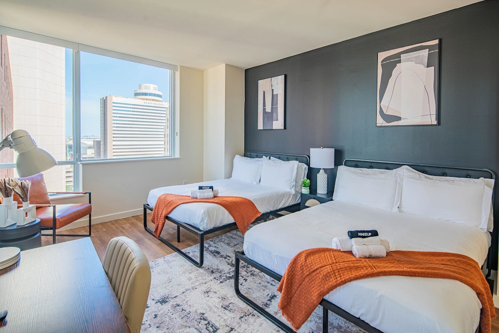 ROVE LIVING/KL - 44 Monroe