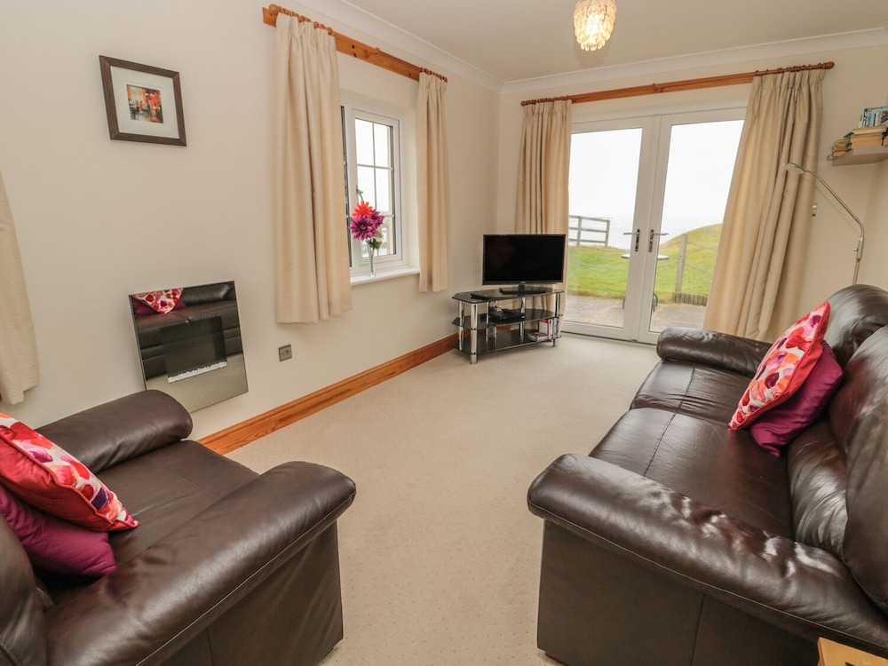 White Rock Cottage view 3