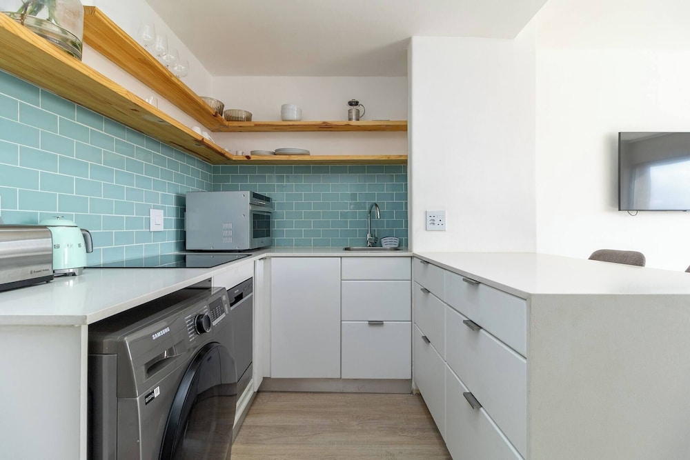 1 Bedroom Apartment, Seapoint, Cape Town