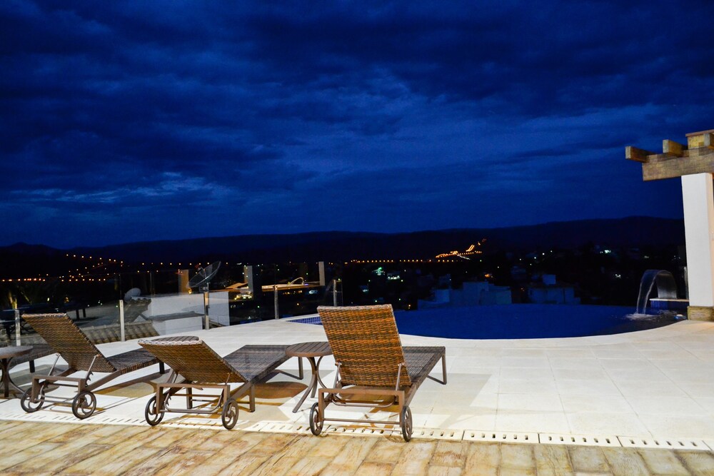 Suites de Luxo em Escarpas do Lago view 5