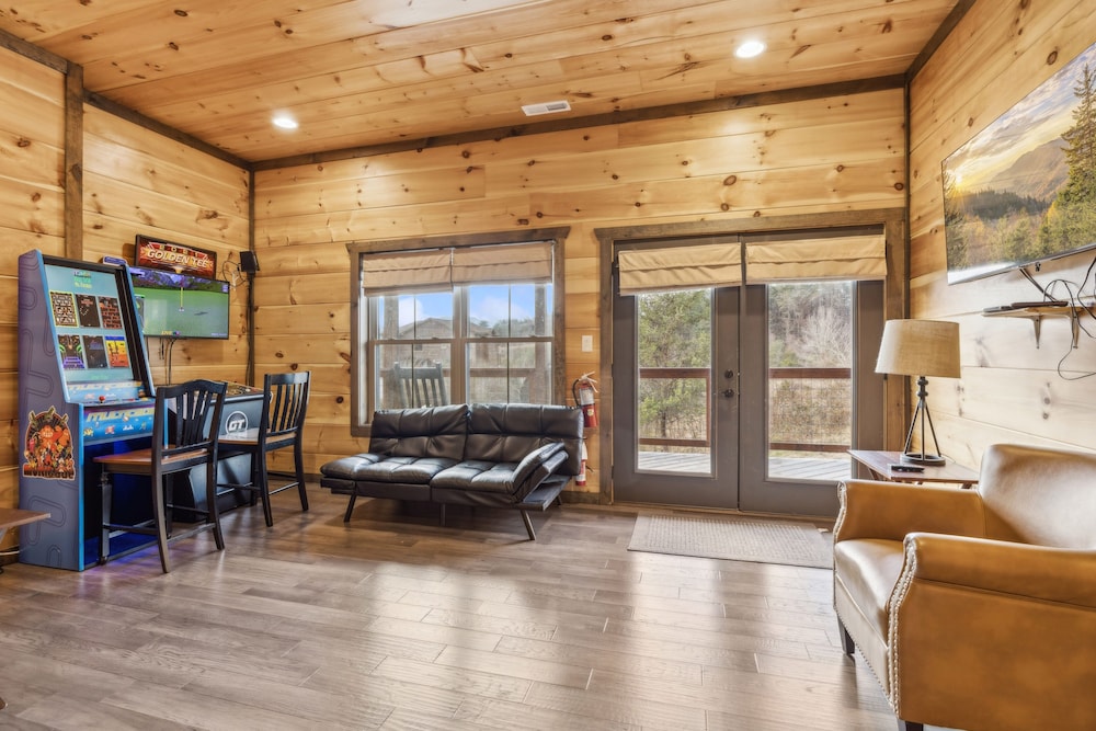 Eden Of The Smokies 5 Bedroom Cabin