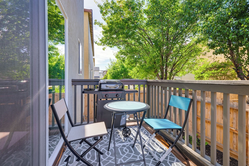 Spacious Family Home in Stockton - Pets Welcome! view 3