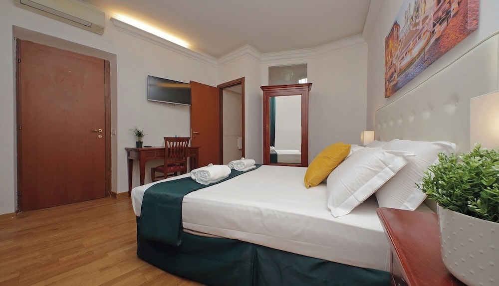 Romulus Rooms