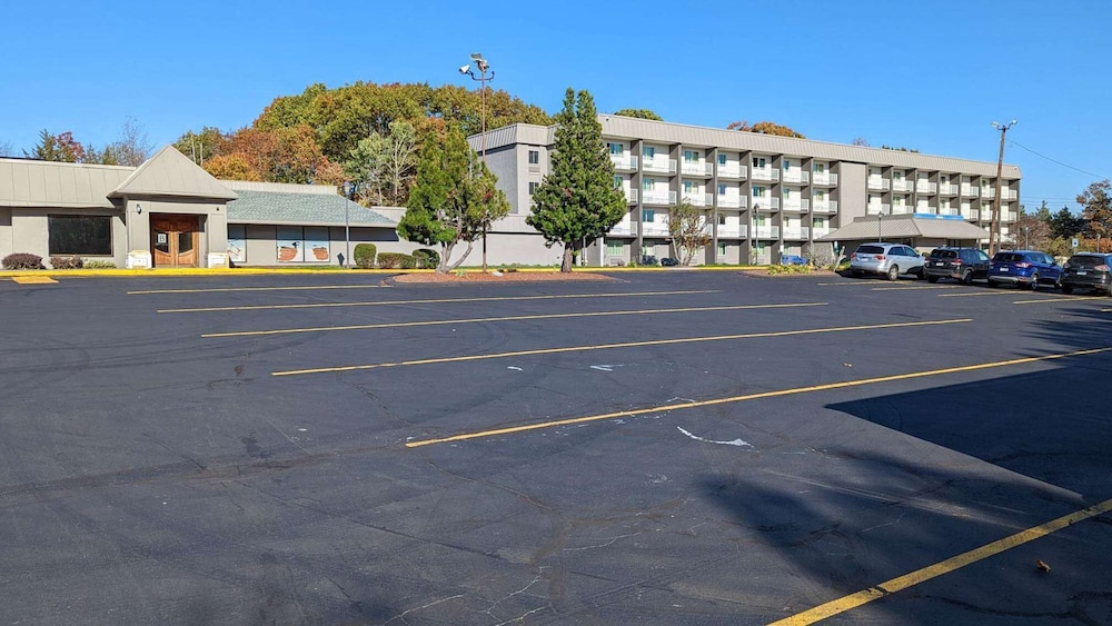 Motel 6 Danvers, MA - Boston North