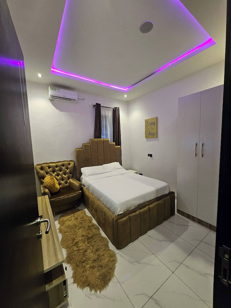 Luxury 5 Bedrooms Duplex With Swimming Pool