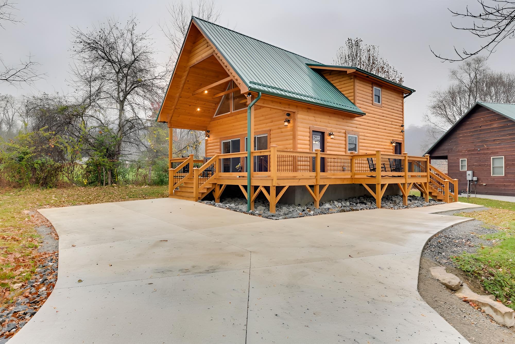 Dtwn Maggie Valley Cabin Near Blue Ridge Parkway! view 5