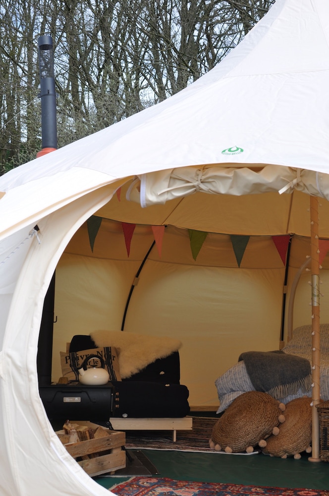 Lovely Spacious Lotus Bell Tent in Shaftesbury, UK view 4