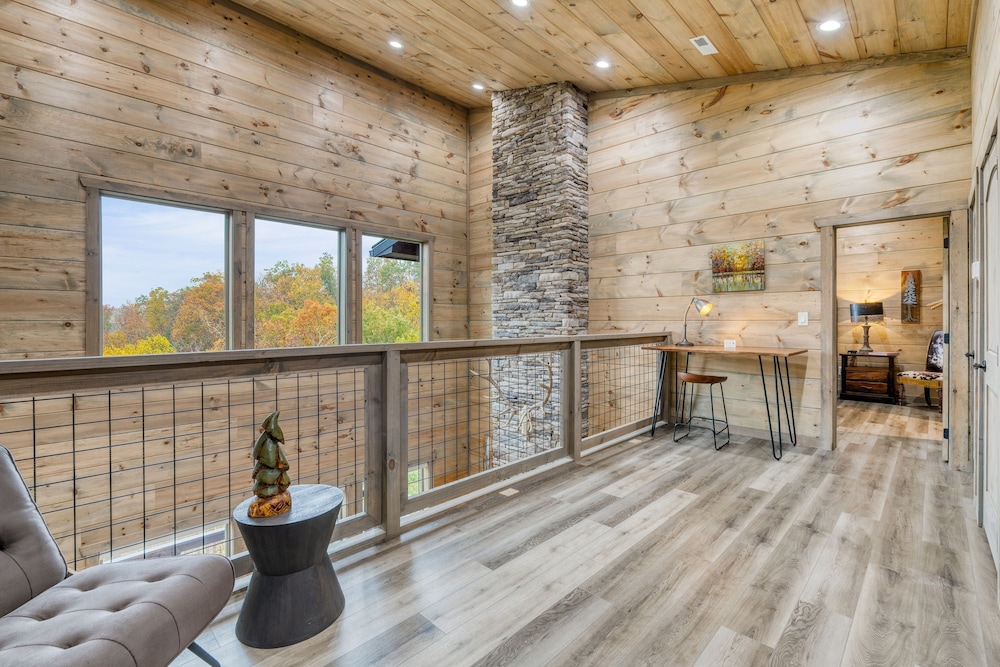 Rambling Ridge Lodge Endless Amenities Fun Indoor Pool Hot Tub A Arcade Game Room