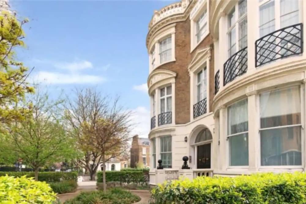Chic, Newly Renovated Studio Apartment in Angel