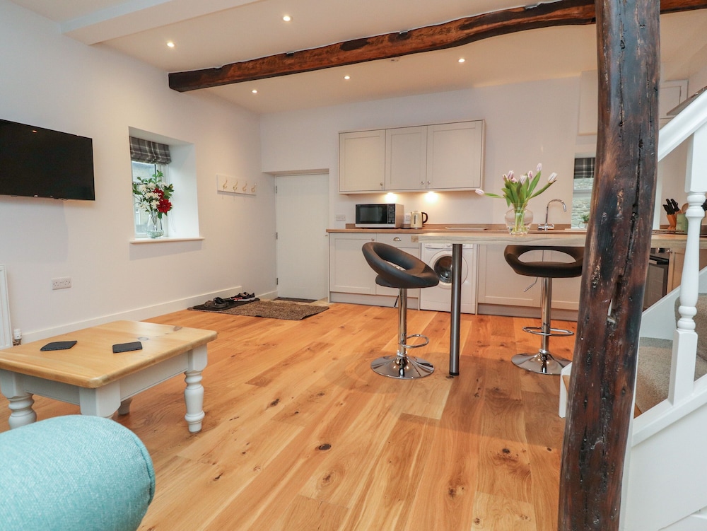 3 Hull House Cottage