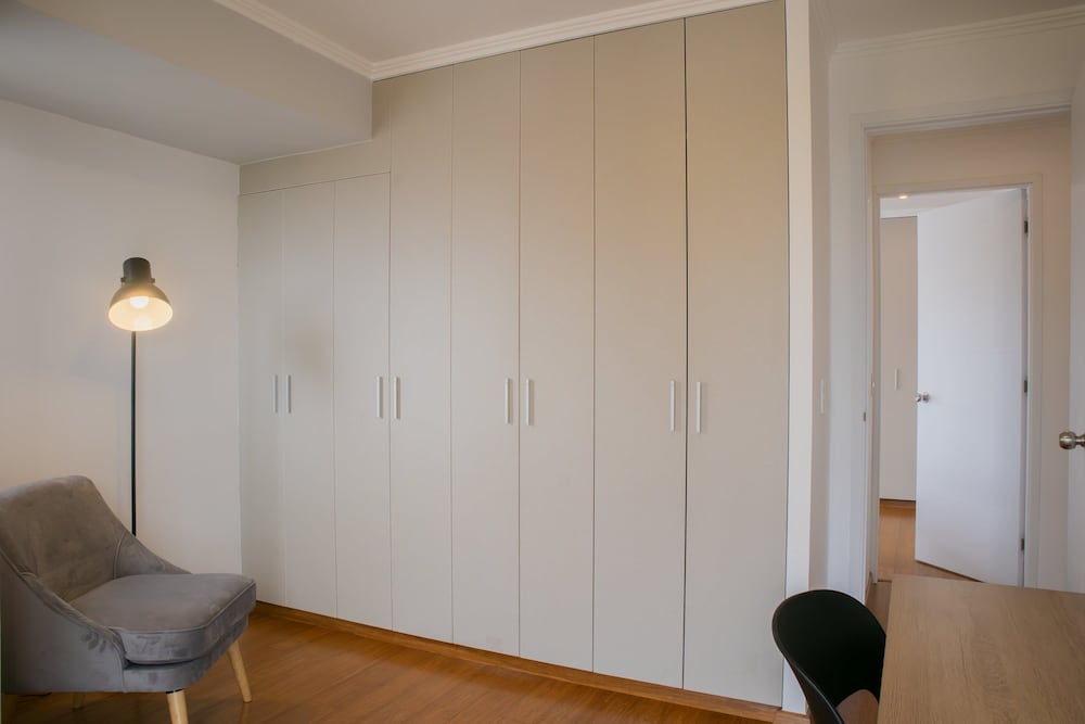 w Inviting 2BR w Balcony in Miraflores