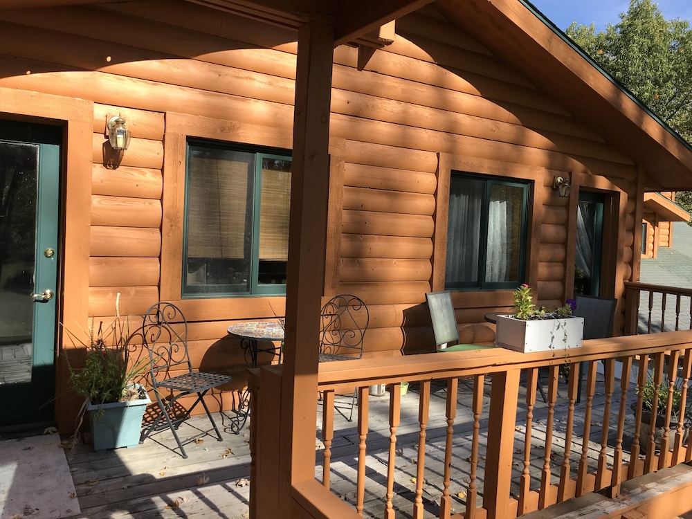 Oak Creek Lodge