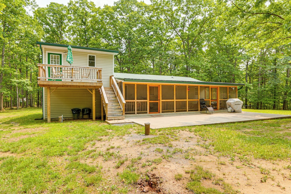 3 Mi to Potomac River: Remote Cabin in Springfield