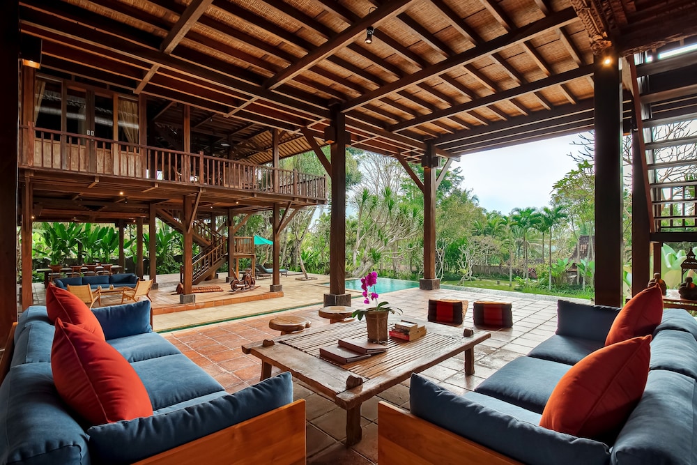 Villa Atas Awan