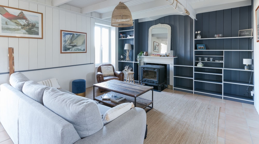 House in Ploudalmezeau by Rock Beach