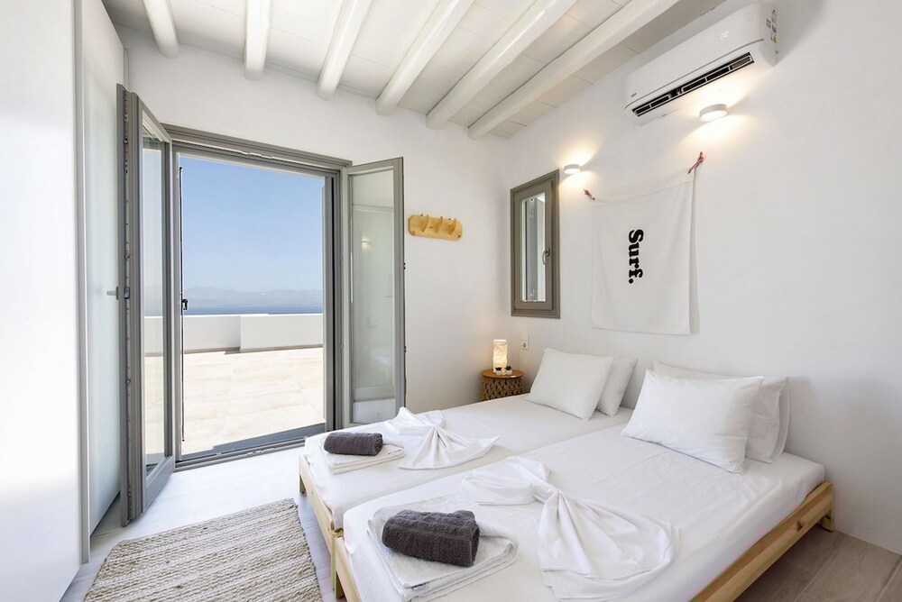 Rising Moon sea View Villa Near the Beach