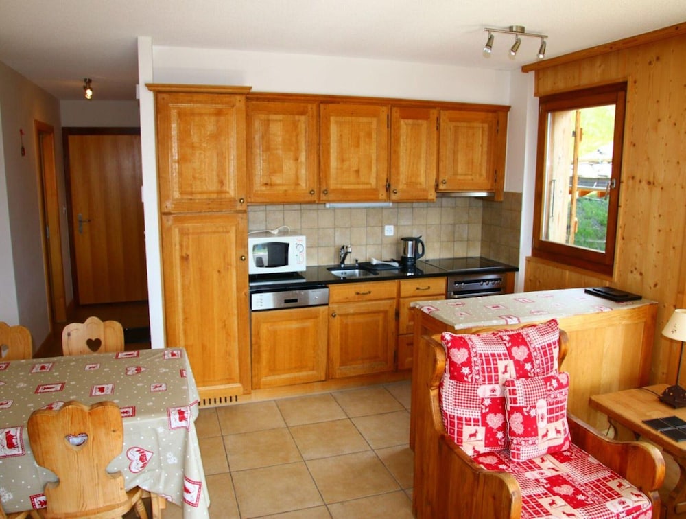 Cozy Apartment With Rhone Valley View