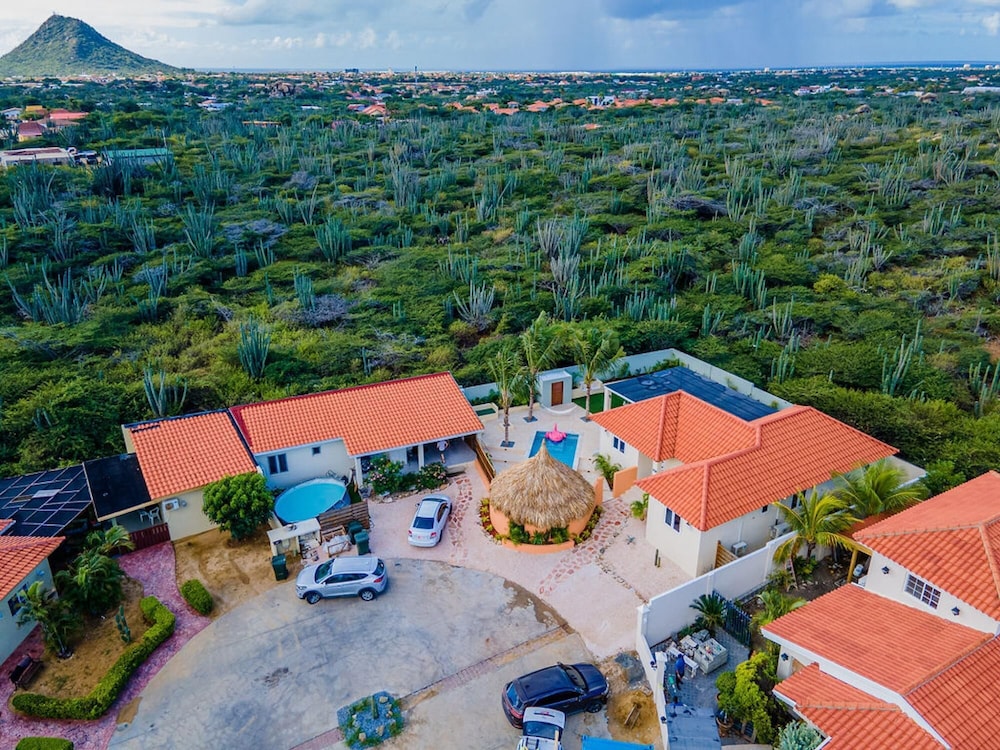 NEW Villa - Beautiful 3BR 2BA With Private Pool