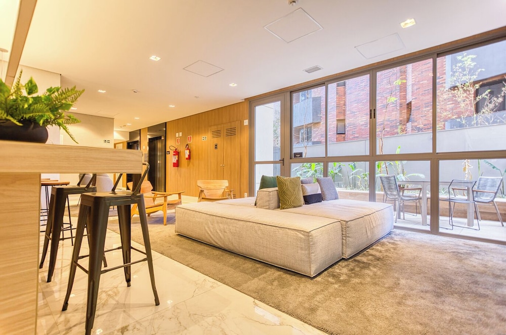 Flat na Vila Mariana c Varanda pr x ao Metr