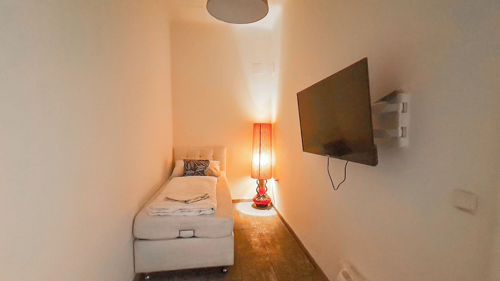 Modern 3BR Apartment Close to Belvedere