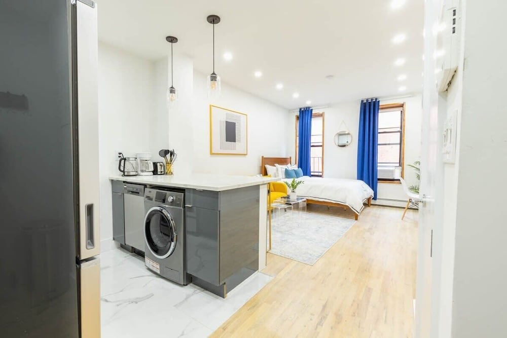 1597 New York Apt