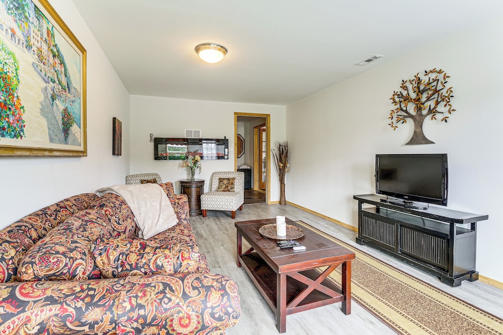9 Acres, Pick Your Own Apples: Cabin in Arlington!