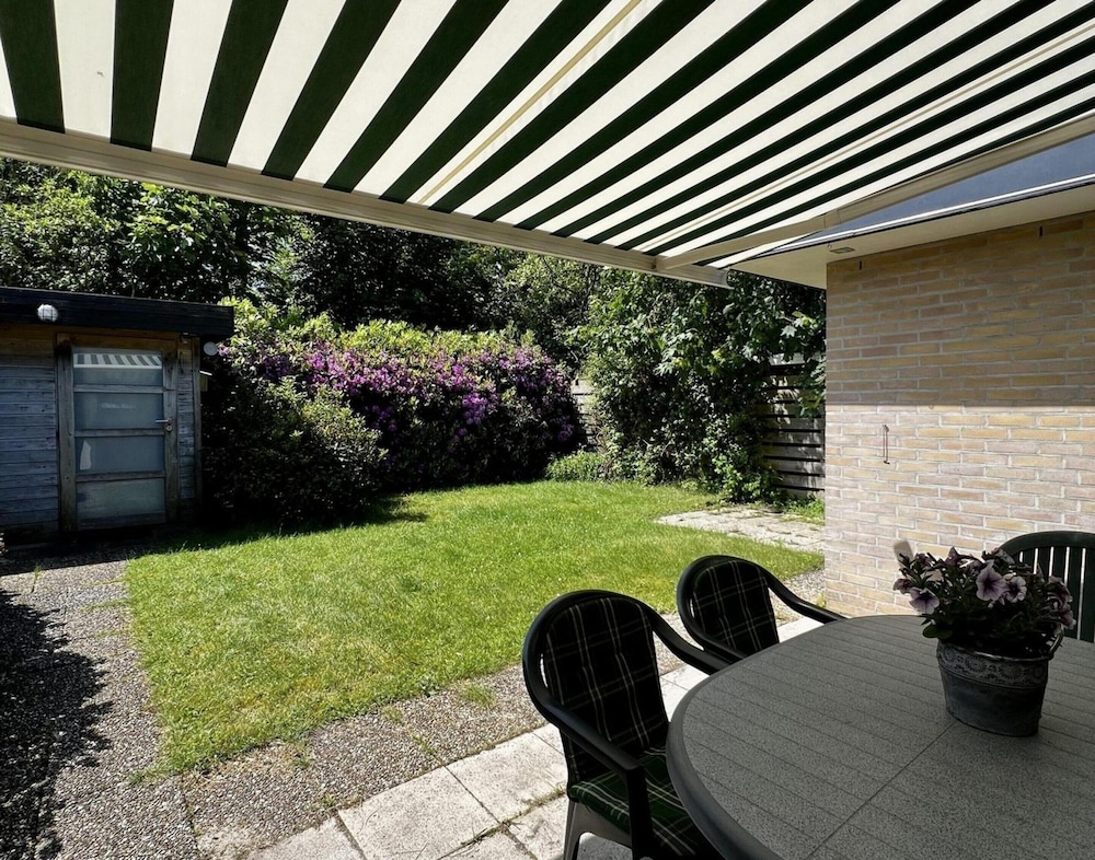 Amazing Bungalow With Sunny Garden
